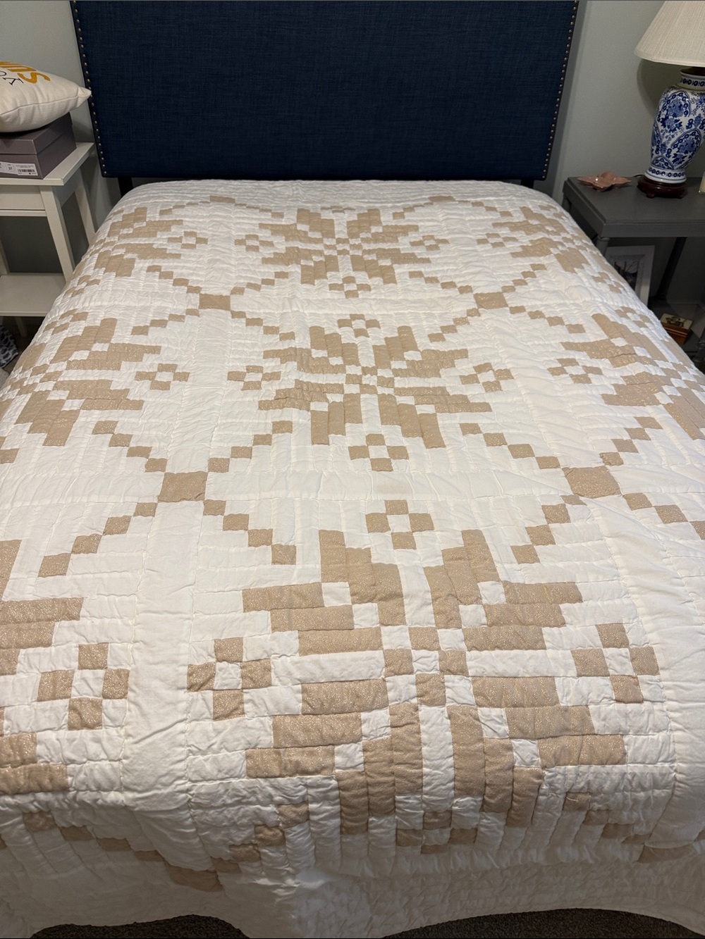 Pottery Barn Shimmer Snowflake  Full/Queen Quilt